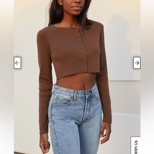 Brown one size fits all long sleeve cropped 😊